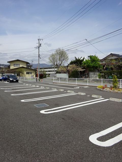 ベル　ソレイユ　Ａ 駐車場
