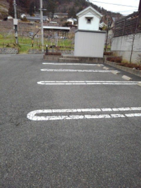 サンライズ瑞樹　Ａ 駐車場