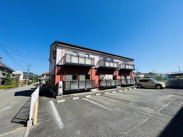 クレセール越野 　Ａ棟 駐車場