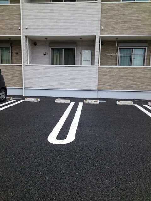 ベルヴェデーレ　Ｂ 駐車場