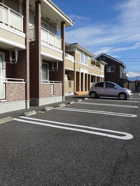 Ｓ．Ｒ－Ｅ・３　Ａ 駐車場