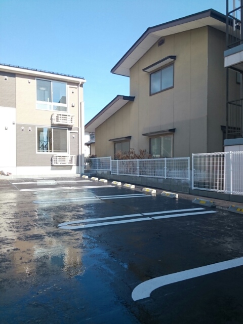 グレイス　アイビーＢ 駐車場