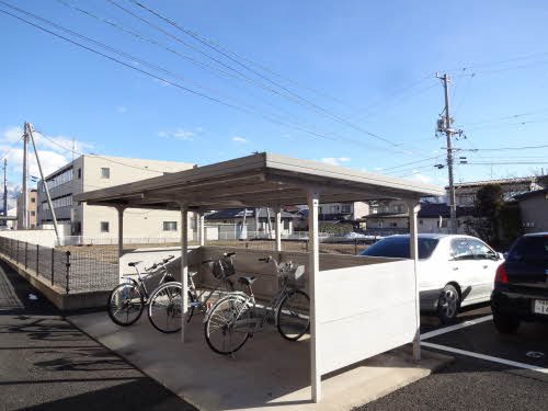 ラフィネ 駐車場