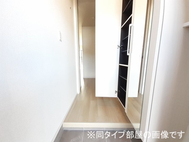 ソラティオ 玄関