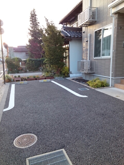 エコルポアイＭ 駐車場