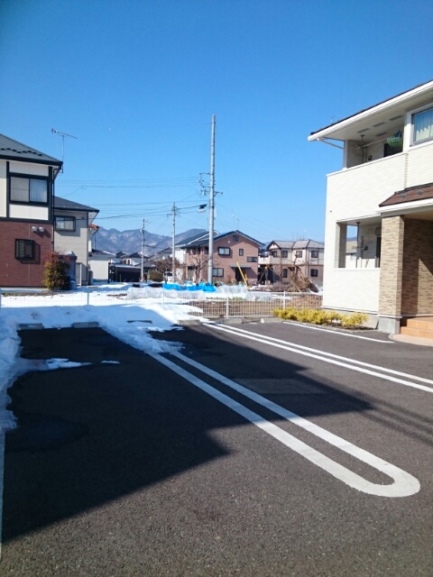 メリディアンベル稲葉 駐車場