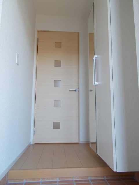メリディアンベル稲葉 玄関