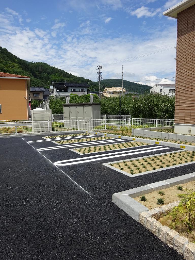クオーレ 駐車場