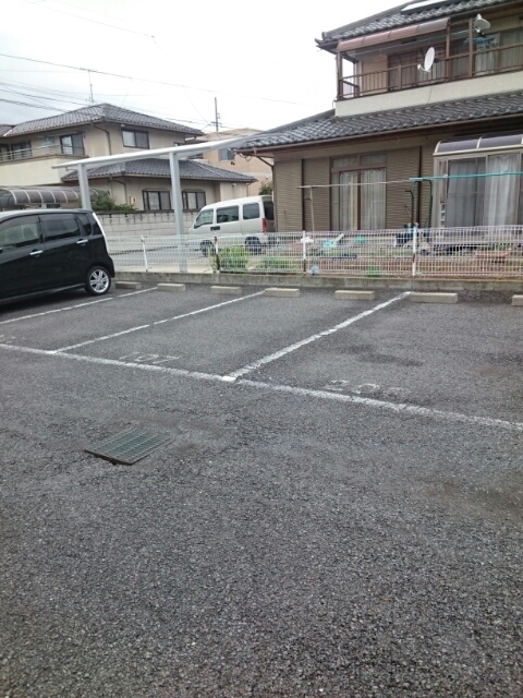 ランデックスＫ 駐車場