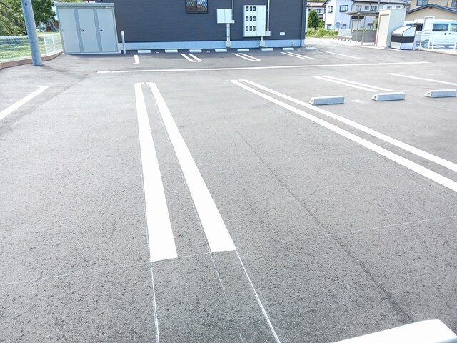 プレシャス・アイル 駐車場