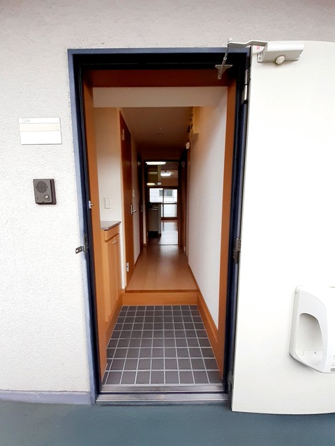 メゾン・ド・ポプラ 玄関