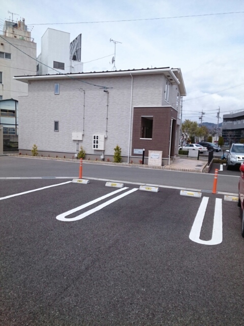 ブローテ 駐車場