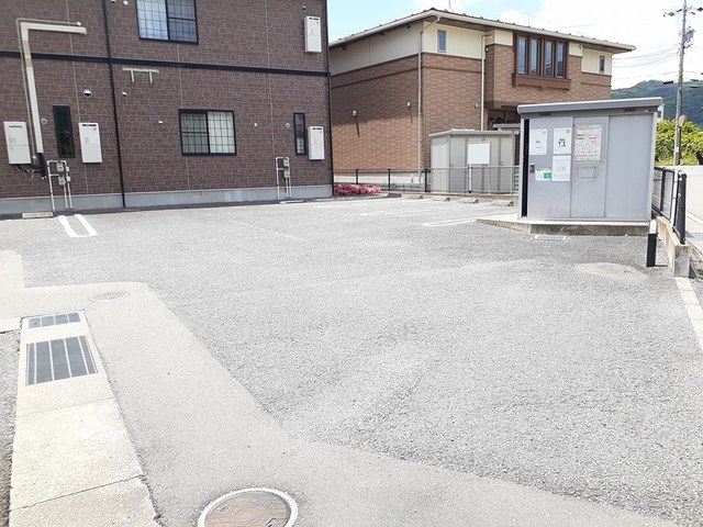 アヴニール・宮島　Ｂ 駐車場