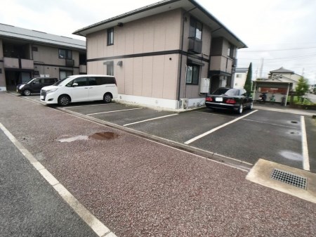 アドバンス21  駐車場