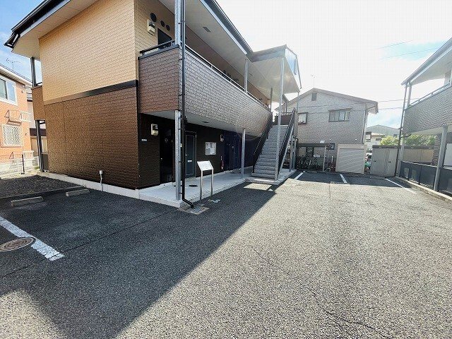 HAPPINESS’～S.O　B 駐車場