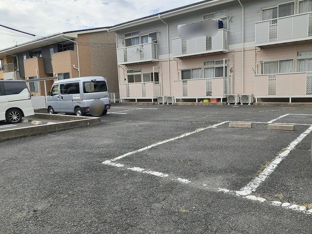 コーポラス花立 駐車場