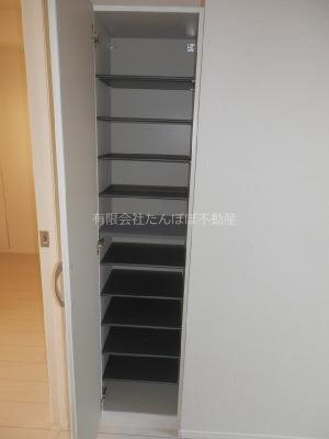 リベルタD 玄関