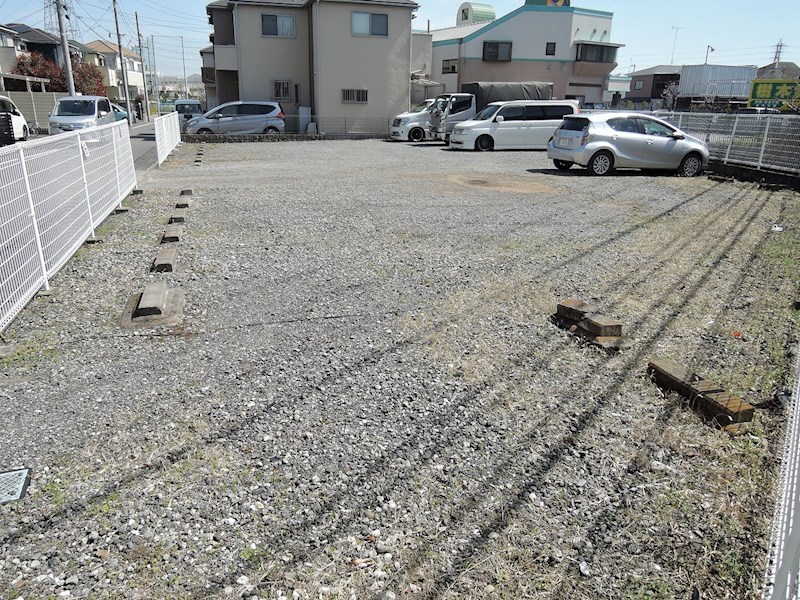 日新町4丁目パーキング 玄関