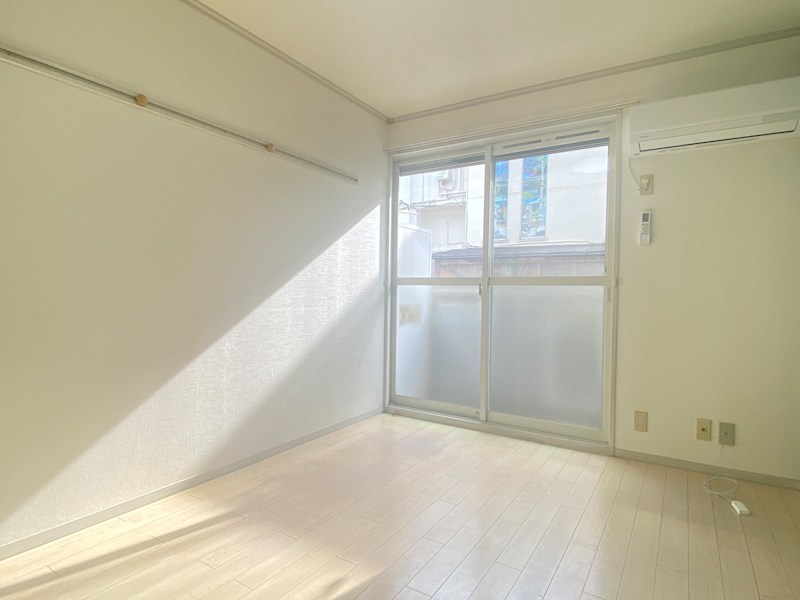 ルミエール西府A 玄関