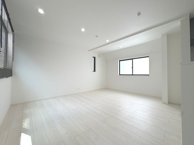 府中市美好町一丁目戸建 リビング