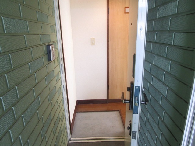 明星ハイツ１４ 玄関