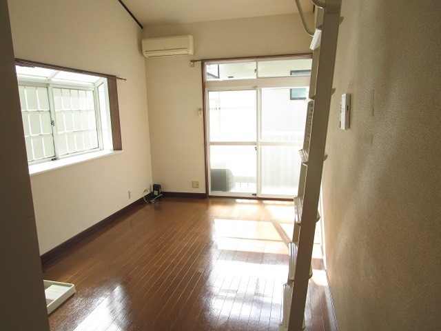 明星ハイツ１４ リビング