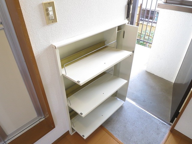 クリエートヴィレッヂ 玄関