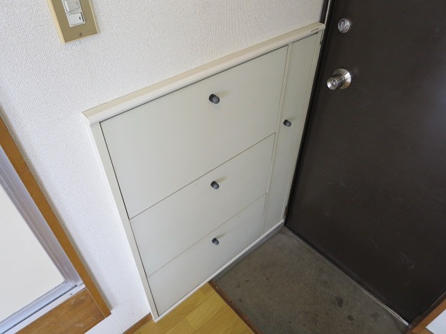 クリエートヴィレッヂ 玄関