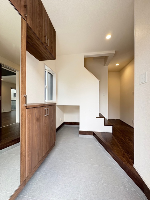 BLOOMING MAISON府中市押立町4号棟 玄関