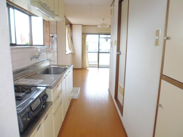 サロンドニス 玄関