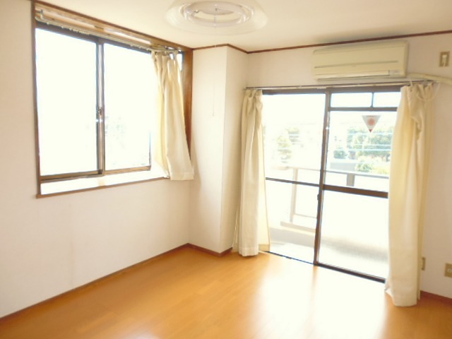 サロンドニス ベッドルーム