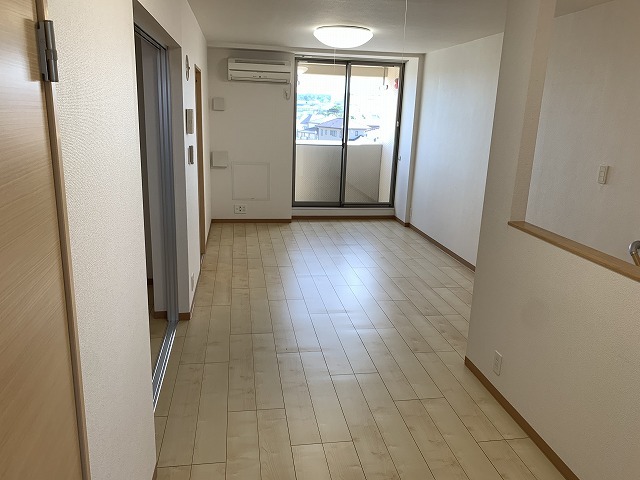 リヤン リビング