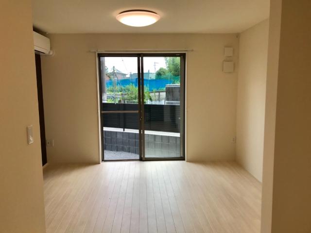 アンソレイェ リビング