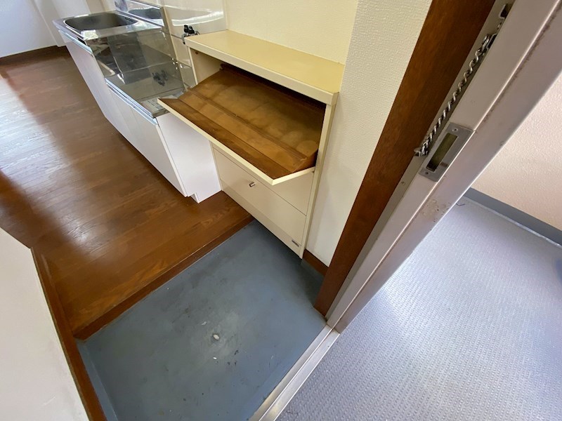 第６栄町レジデンス  玄関