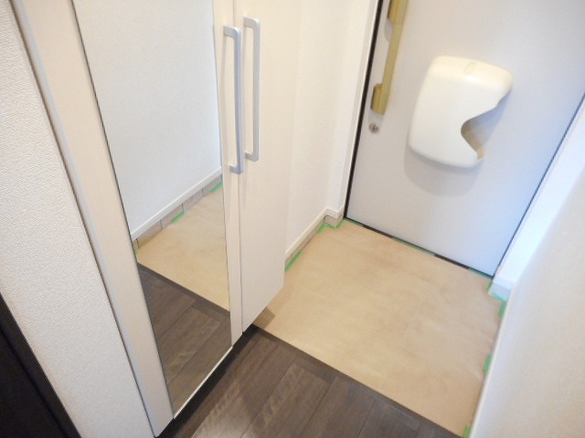 アライブ　国立 玄関