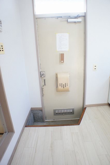 園山ハイツ 玄関
