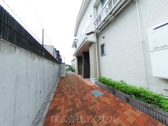 東京都武蔵村山市神明２丁目 エントランス