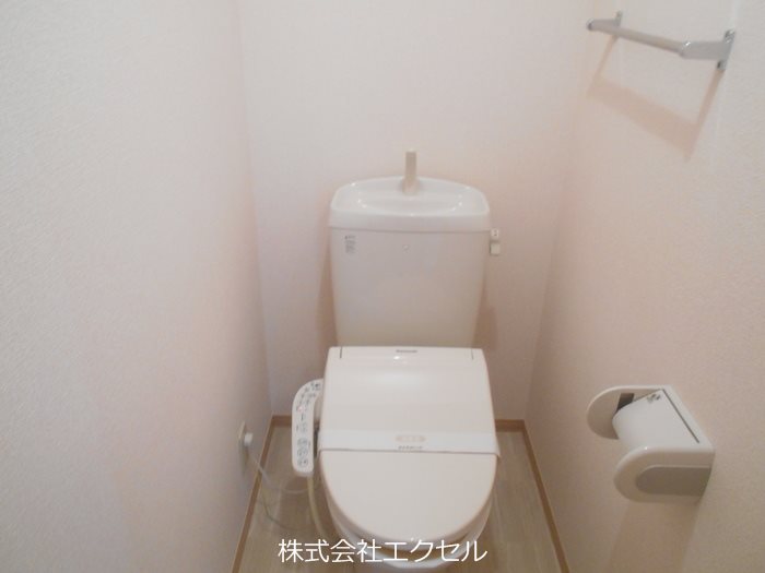 リビングタウン三ツ木C トイレ