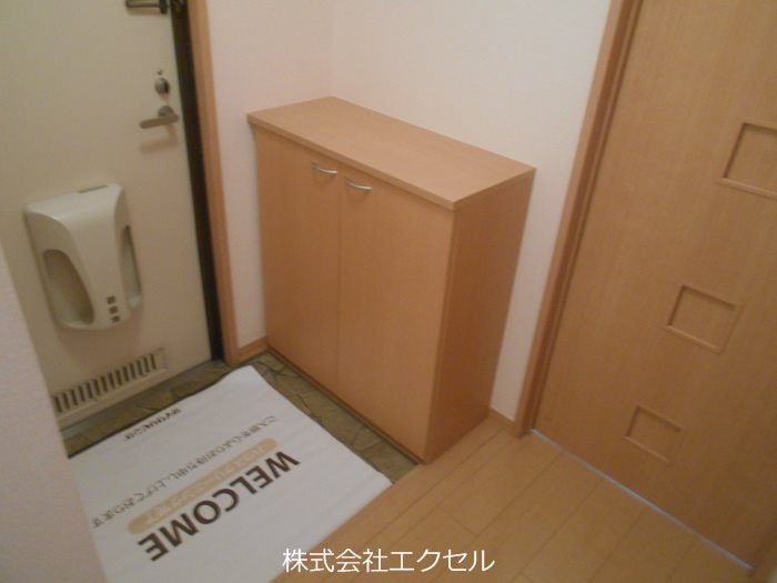 リビングタウン三ツ木C 玄関