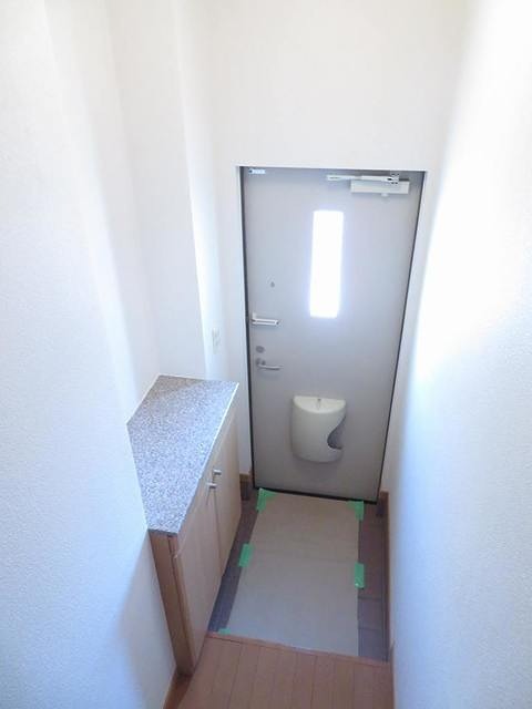 ヴィラジャスティス3 玄関
