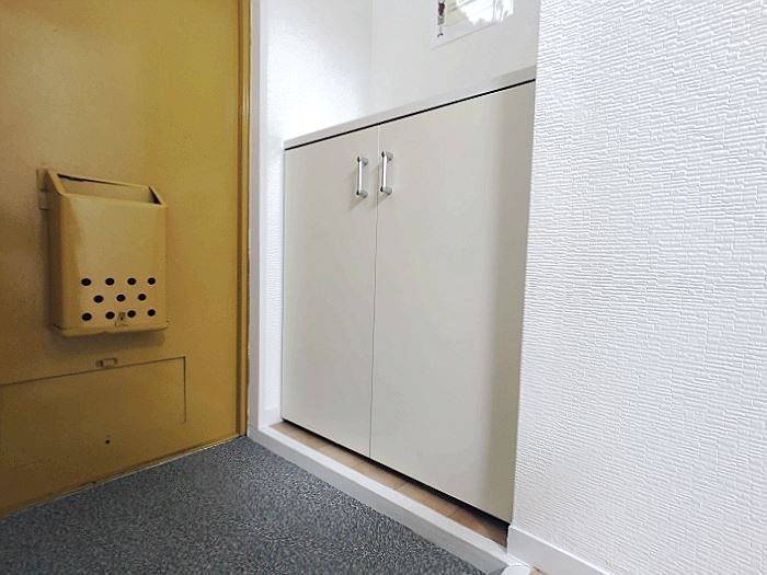 サンパレストミタ 玄関