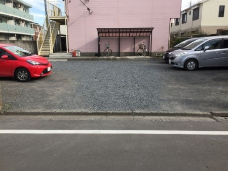 サンパレストミタ 駐車場