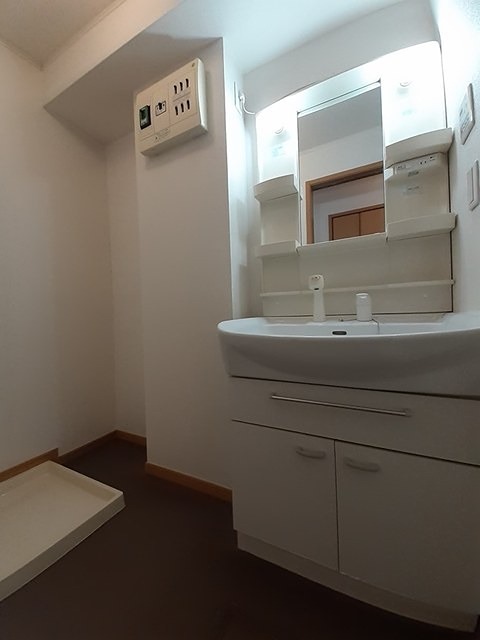 ラリーヴァメゾン久米川 洗面所