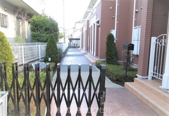 ラリーヴァメゾン久米川 エントランス