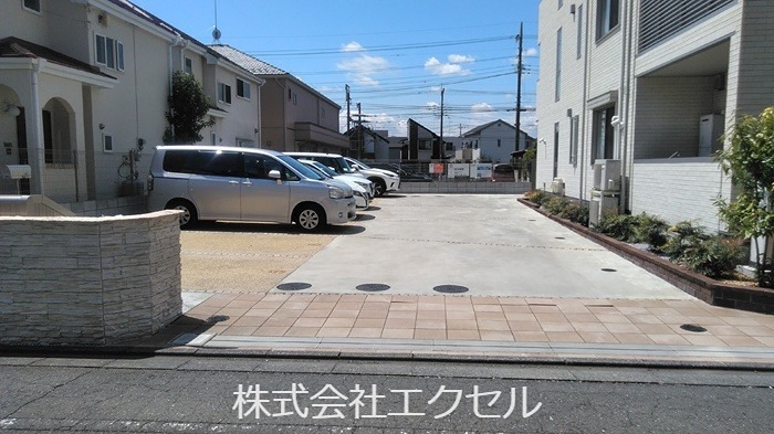 パレスグランディオーサ 駐車場