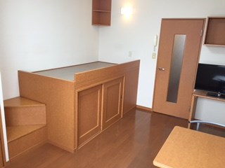 レオパレスサンパティーク ベッドルーム