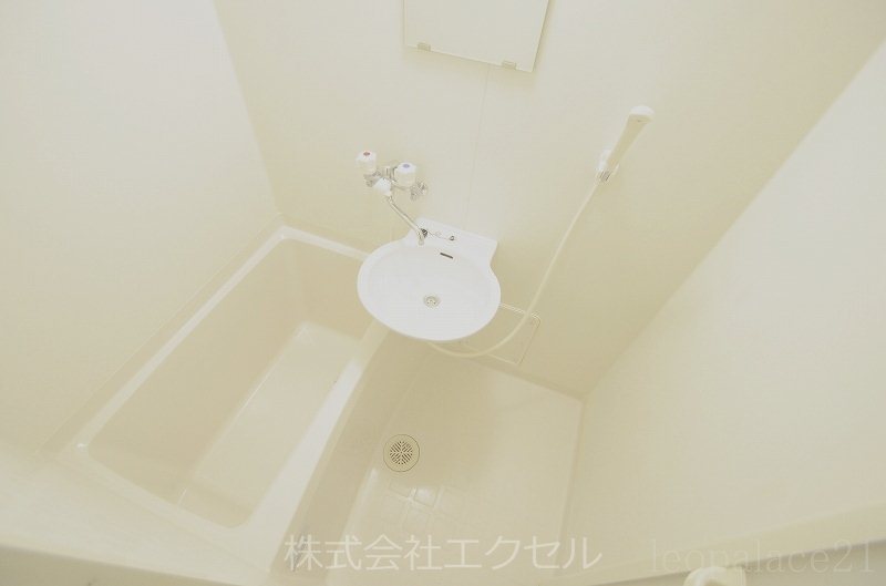 レオパレスサンパティーク 風呂画像