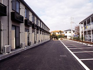 レオパレスポートサイド2 駐車場