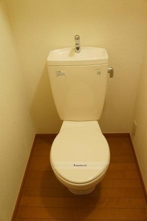 レオパレスＣａｌｍ戸倉1 トイレ