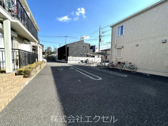 エミネンスコート 駐車場